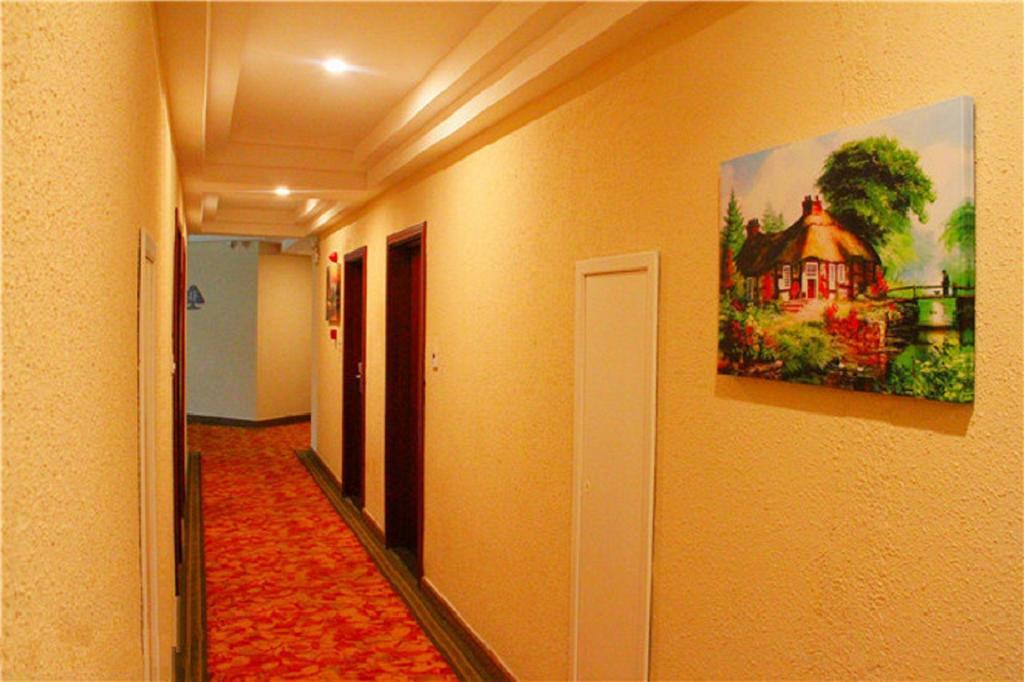Greentree Inn Sanya He Ping Street Hotel Екстер'єр фото