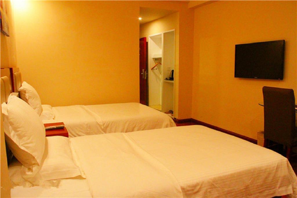 Greentree Inn Sanya He Ping Street Hotel Екстер'єр фото