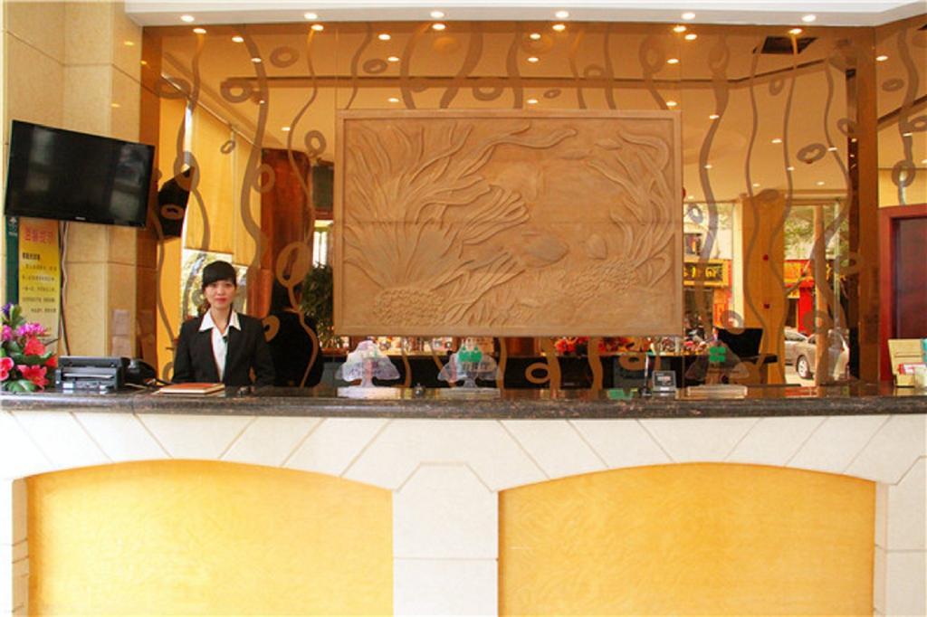 Greentree Inn Sanya He Ping Street Hotel Екстер'єр фото